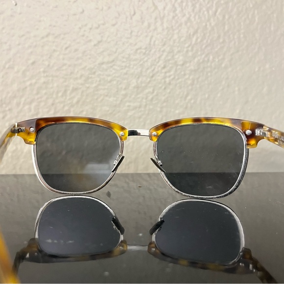 YSL Sunglasses - Picture 5 of 6